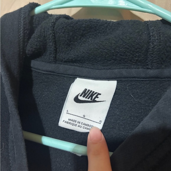 Nike sweatshirt - Picture 2 of 2